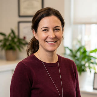 Laura Bennett, indiquée comme responsable des standards de la plateforme chez Chamois Fondaria, dans une photo de profil