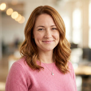 Emily Watson, responsable du service client chez Chamois Fondaria, présentée dans une image de profil